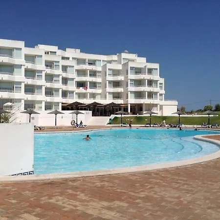 Aldeamento Turistico Da Prainha Tatil parkı 3*