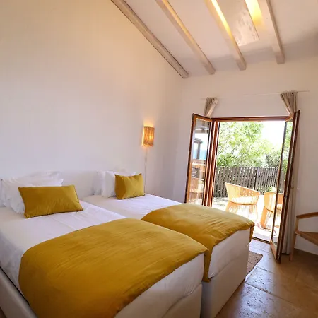 Aldeamento Turistico Da Prainha