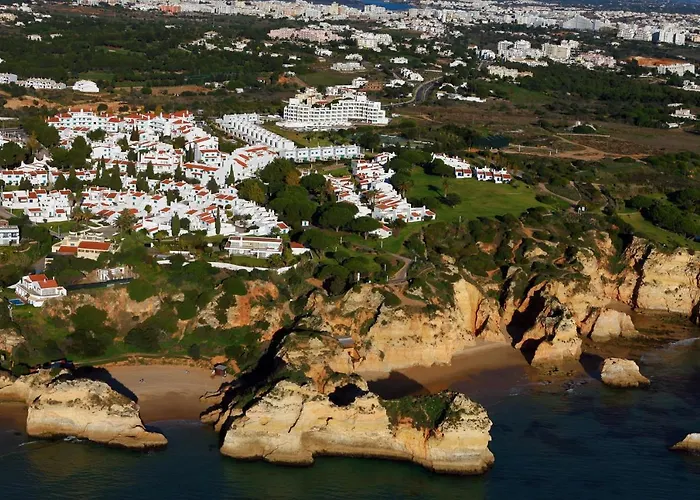 Aldeamento Turistico Da Prainha