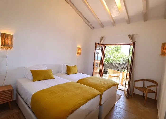 Aldeamento Turistico Da Prainha