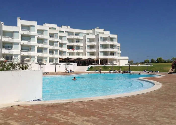 Aldeamento Turistico Da Prainha Holiday park 3*